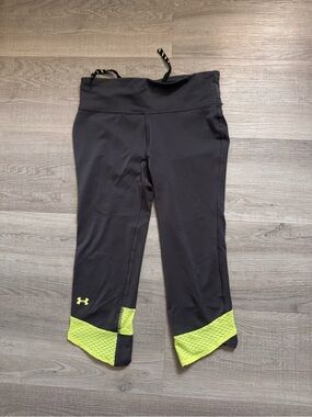 Under Armour Black Compression Capri Leggings with Logo